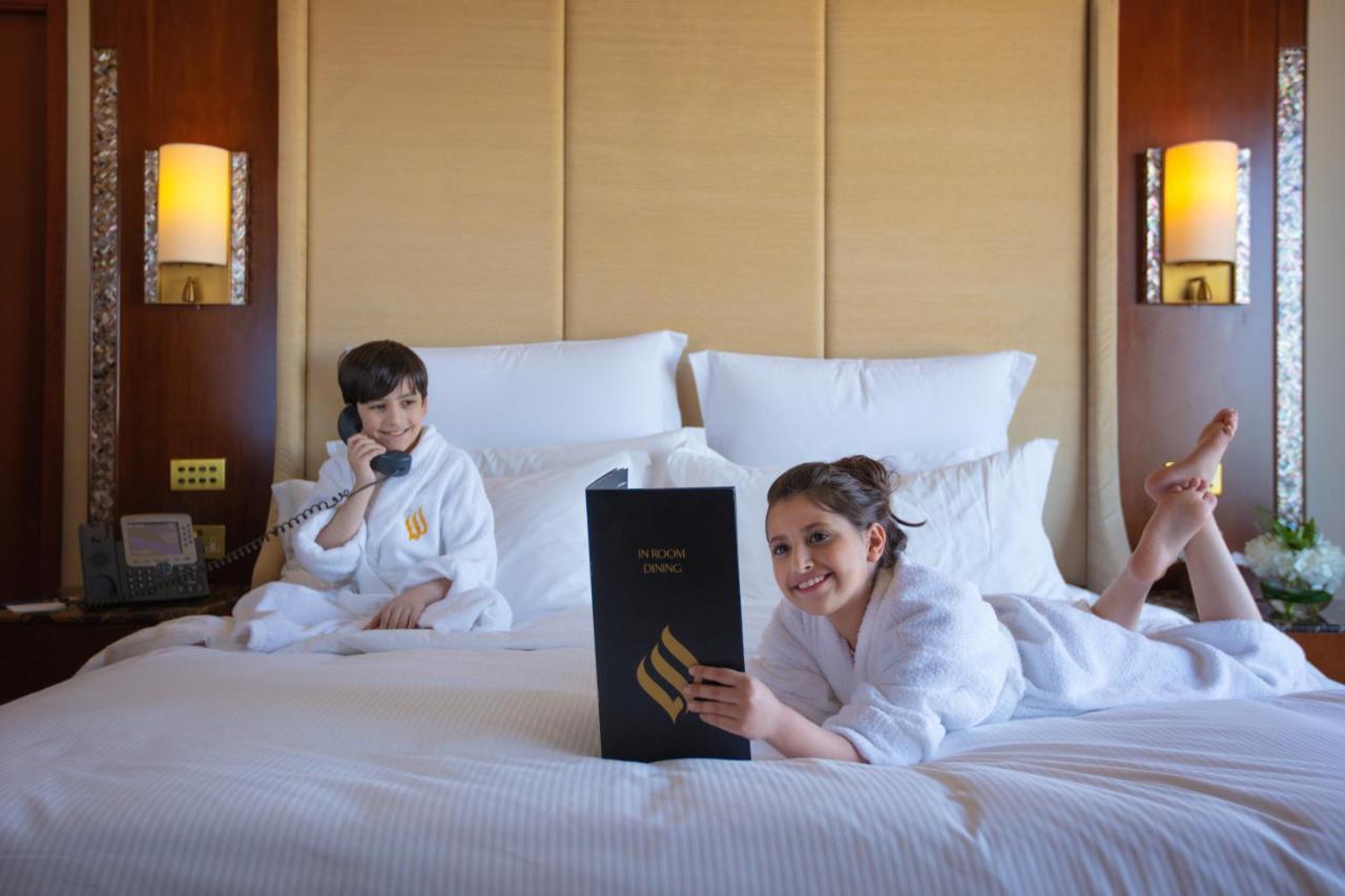 Jumeirah Messilah Beach Kuwait Kuwait City Exteriér fotografie A guest at the hotel