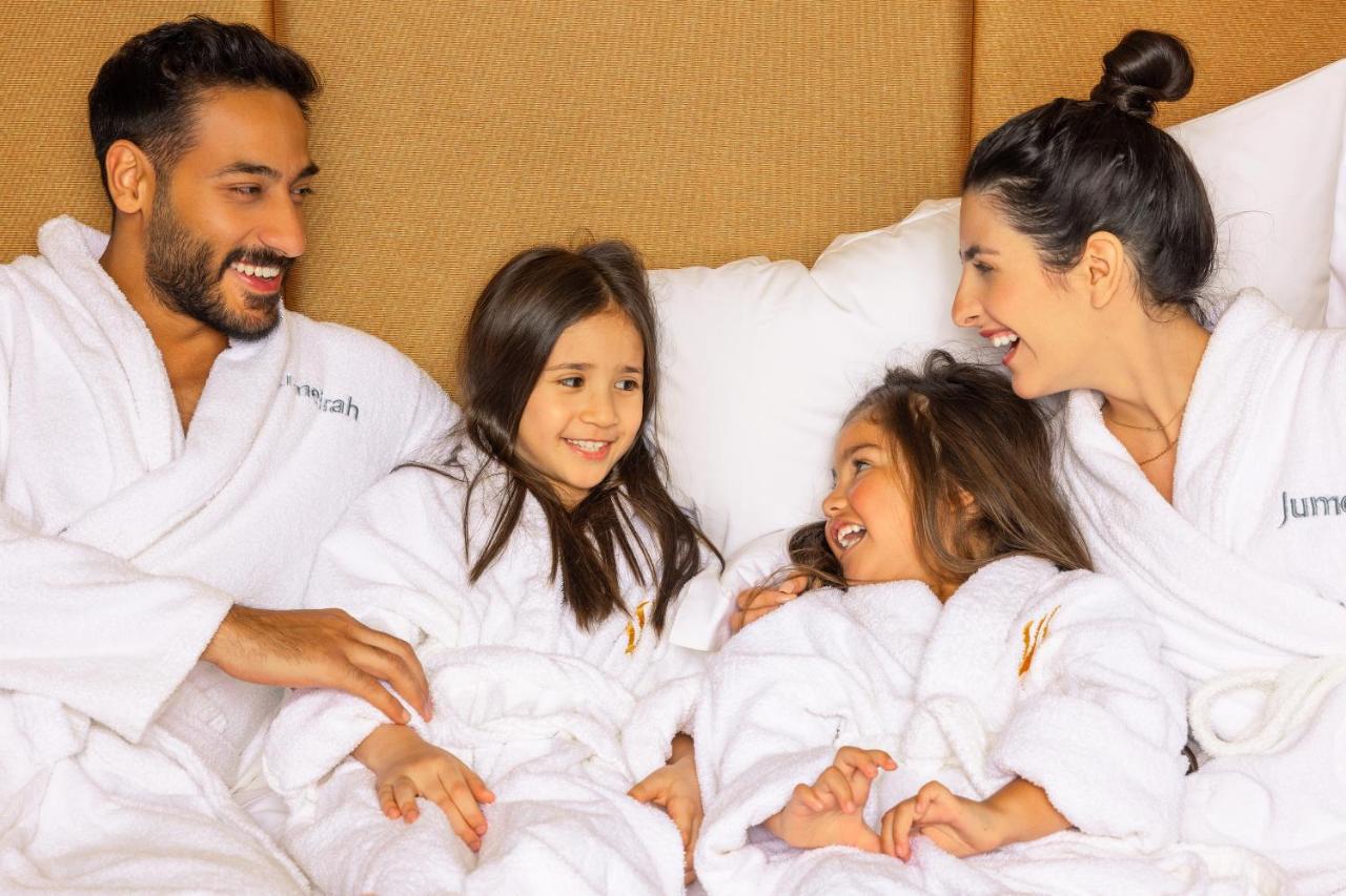 Jumeirah Messilah Beach Kuwait Kuwait City Exteriér fotografie Family at the spa