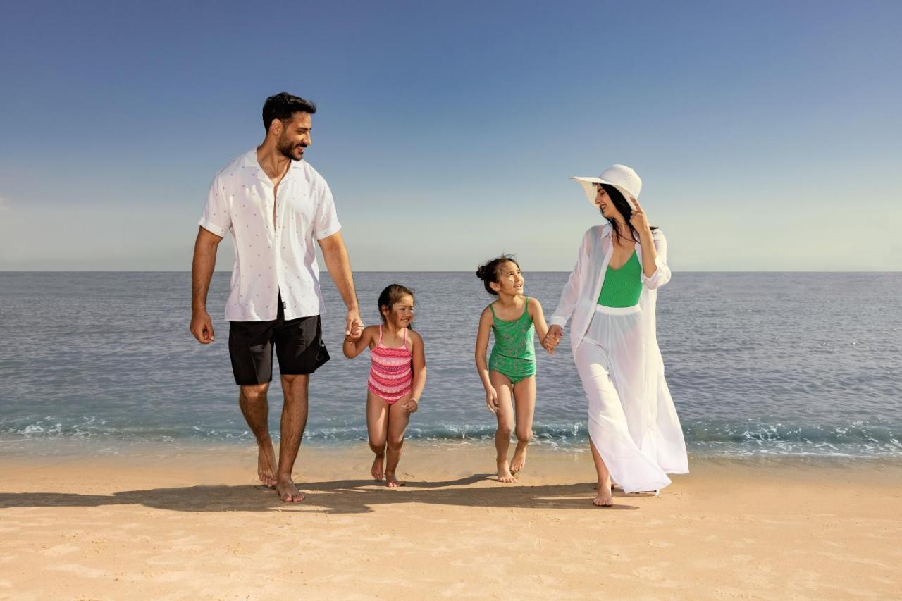 Jumeirah Messilah Beach Kuwait Kuwait City Exteriér fotografie Family on the beach